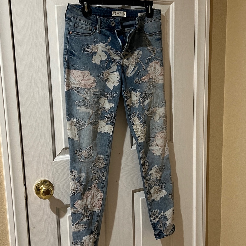 Jessica Simpson Flower Embroidered Kiss Me Super Skinny Jeans 29W